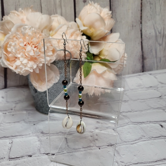 Cowrie Shell Beaded Dangle Earrings - Picture 1 of 5